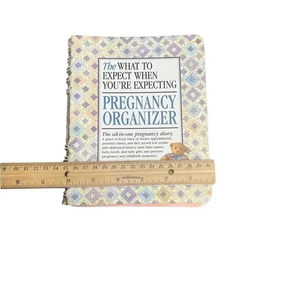 Pregnancy Organizer:The What to Expect When You're Expecting by Heidi Murkoff - Picture 7 of 8